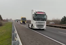 Tömött sorban érkeznek a tiltakozó kamionosok Budapestre az M3-ason – VIDEÓ