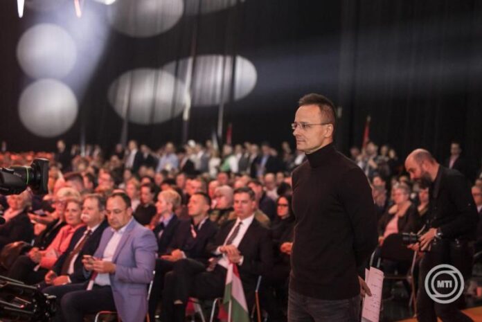 Fidesz kongresszus, szíjjártó