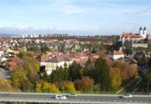 Két rendőrt elütöttek a 8-as főúton, súlyosan megsérültek