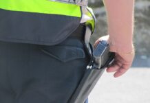 Rendőröket ütött és a szolgálati kutyára is rátámadt egy férfi