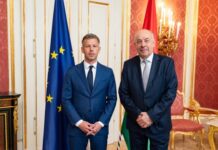 Magyar Péter arra keresi a választ, hogy mit keresett Sulyok Tamás fia az elnök 12 napos amerikai útján?