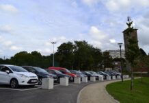 Egyelőre eltérő gyakorlatot folytatnak a kerületek a parkolási díjak beszedésénél