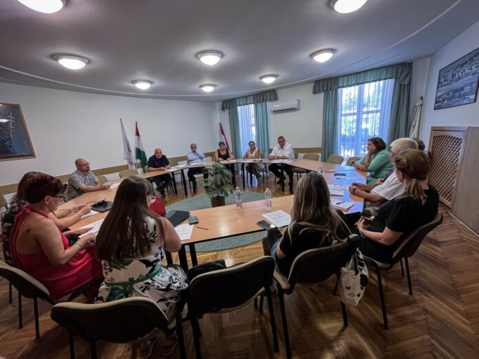 komlói testület