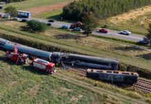 Halálos vonatbaleset Lengyelországban: betonkeverővel ütközött egy InterCity